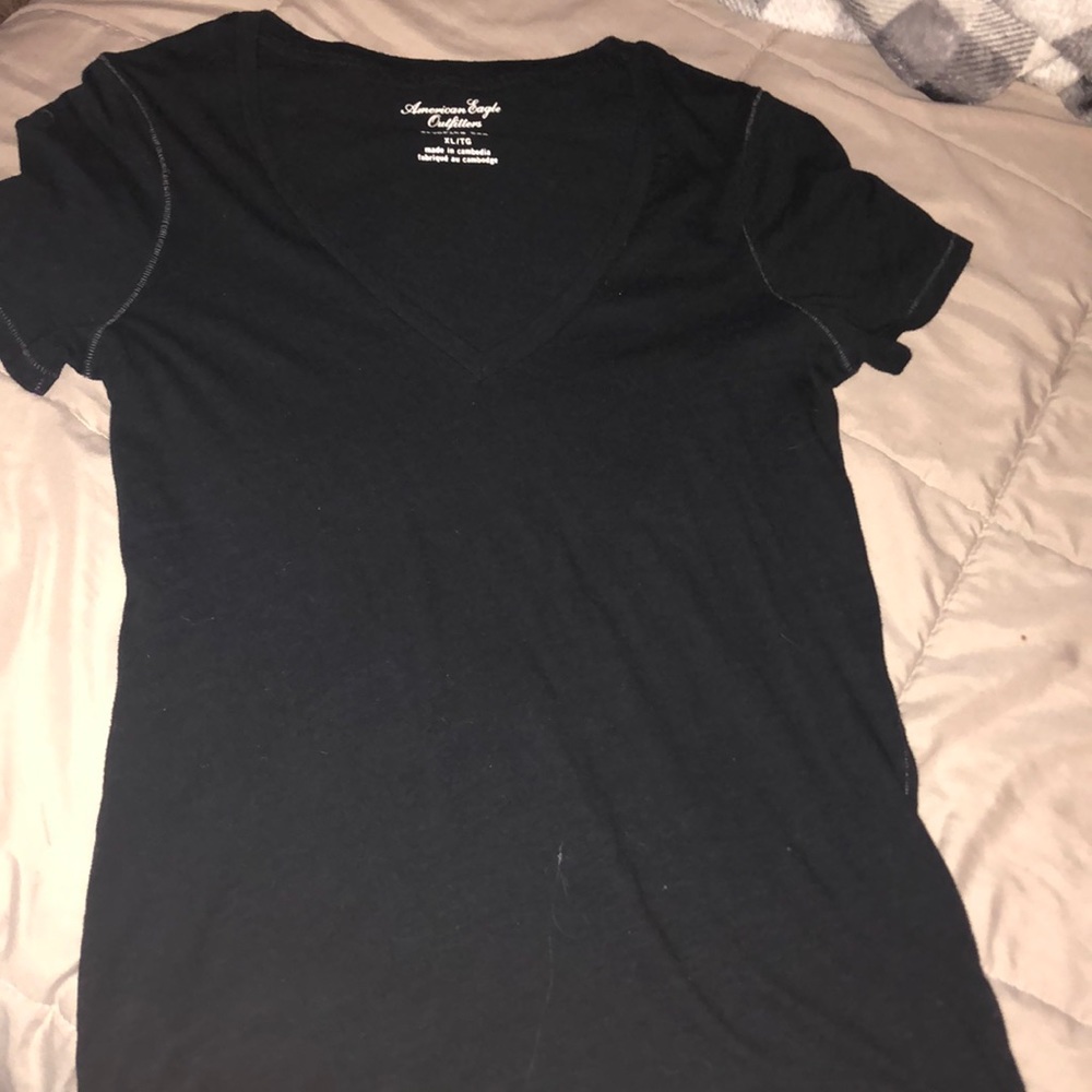 black circle neck t-shirt